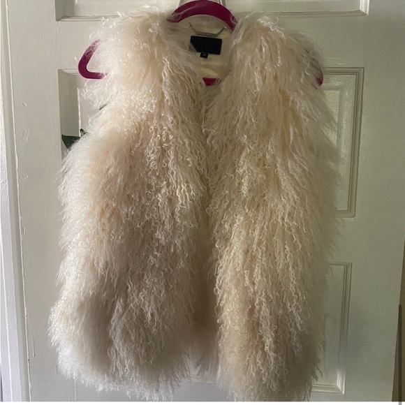 UGG Sheepskin Vest - Picture 3 of 6